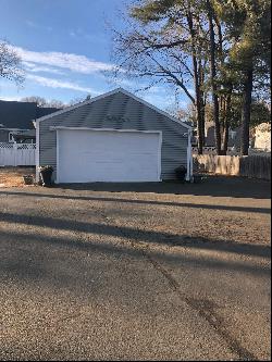 33 W Shore Drive, Enfield CT 06082