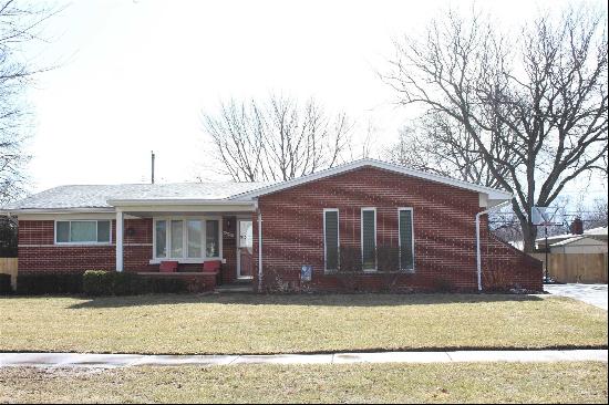 11404 Greendale Drive Avenue, Sterling Heights MI 48312