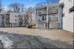 16 Rockmeadow Road APT H, Norwalk CT 06850