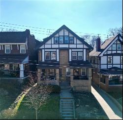 5554 Bartlett Street, Squirrel Hill PA 15217