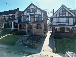 5552 Bartlett Street, Squirrel Hill PA 15217