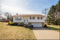 5698 Scenic View Dr, Bethel Park PA 15102