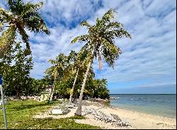 35 SE Marlin Avenue, Key Largo FL 33037