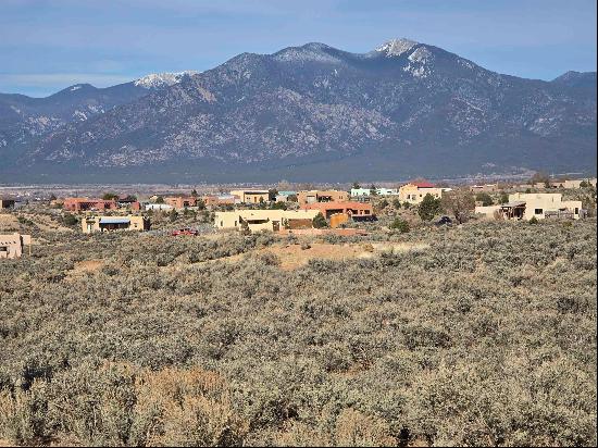 A Vista Linda Road, Ranchos De Taos NM 87557