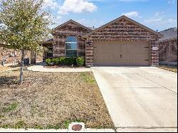 2313 Sadlers Creek Lane, Fort Worth TX 76108