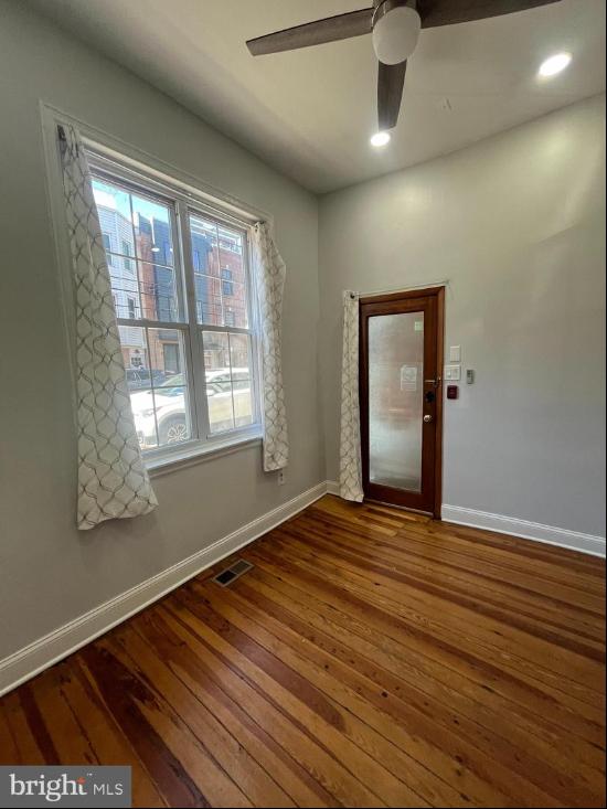 751 S 6th Street Unit 1, Philadelphia PA 19147