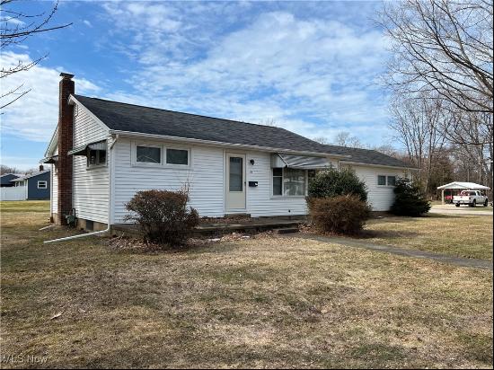 715 Grove Street, Conneaut OH 44030