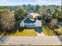 Spacious Living With Fenced Backyard Near Beach And Military Base 