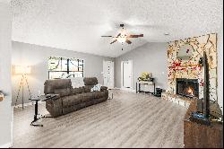 Spacious Living With Fenced Backyard Near Beach And Military Base 