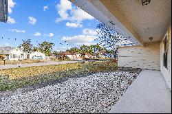 Spacious Living With Fenced Backyard Near Beach And Military Base 