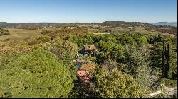 The Pinky Country Villa with solar panels, Pienza - Toscana