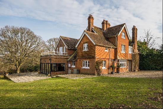 Attractive detached Victorian country house offering substantial and beautifully presented