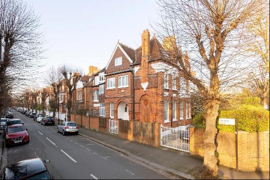 A Stunning Seven-Bedroom Home in the Heart of Bedford Park, Where Luxury and Convenience M