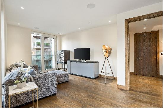 1 bedroom apartment with balcony in portered building to rent in Westminster, SW1