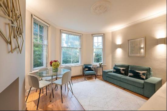 A lovely two bedroom flat to rent in the heart of Chelsea.