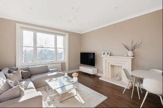 A 2 bedroom flat for sale on Belsize Park Gardens, NW3.