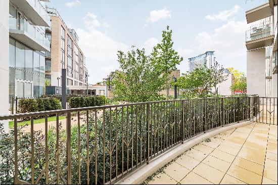 A luxuriously finished apartment with a patio to rent in Lillie Square SW6.