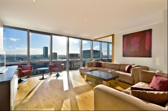 Apartment to Rent in West India Quay, London E14