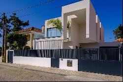 4 Bedroom Detached house, Almada