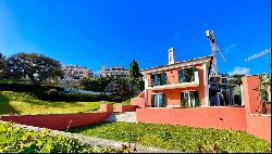 EXCLUSIVE VILLA IN A LUXURY CONDOMINIUM IN THE HEART OF ESTORIL