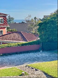 EXCLUSIVE VILLA IN A LUXURY CONDOMINIUM IN THE HEART OF ESTORIL