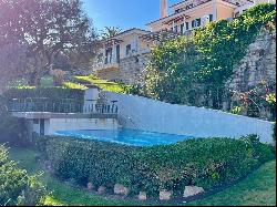 EXCLUSIVE VILLA IN A LUXURY CONDOMINIUM IN THE HEART OF ESTORIL