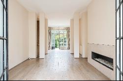 Neuilly-sur-Seine  -  A superb 5-bed private mansion