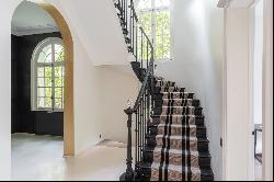 Neuilly-sur-Seine  -  A superb 5-bed private mansion