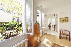 Paris 7th District – A superb Town House with a garden