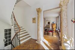 Paris 7th District – A superb Town House with a garden