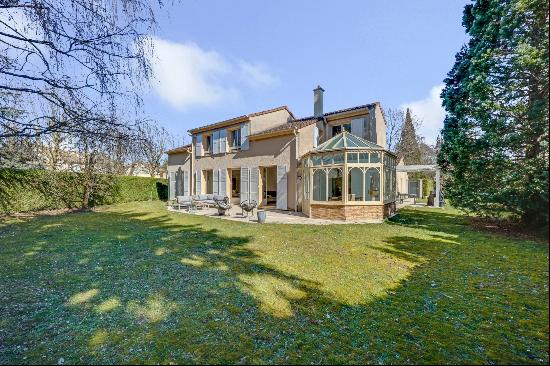 LOUVECIENNES, house 220 m² on 1180 m² of land