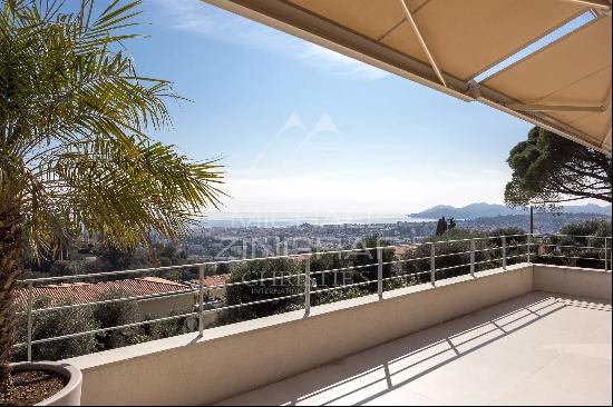 Close to Cannes - superb villa with sea view