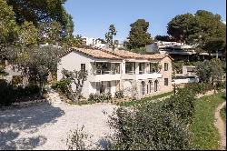 Close to Cannes - superb villa with sea view