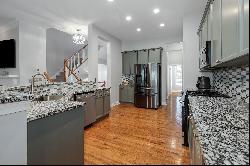 Beautifully Renovated Townhome with Direct Access to the Silver Comet Trail