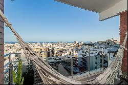 Renovated penthouse with panoramic views and a private terrace