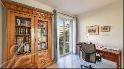 Cannes Centre Behind the Croisette - Comfortable 3-Bedroom Apartment