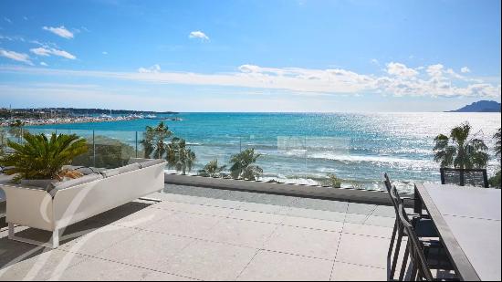 EXCLUSIVE Croisette Central: Exceptional Penthouse with Panoramic Sea View