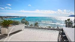 EXCLUSIVE Croisette Central: Exceptional Penthouse with Panoramic Sea View