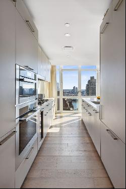 The Halcyon- High Floor -3/4 Bedrooms- 3 Exposures