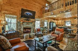 Classic Wooded Cabin in Coosawattee River Resort