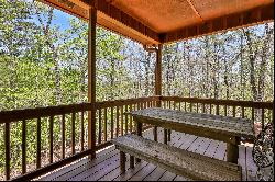 Classic Wooded Cabin in Coosawattee River Resort