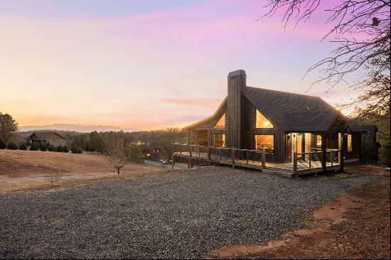 Serene Retreat Is The Epitome Of Mountain Living