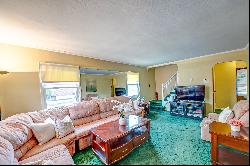 82-27 Little Neck Parkway,Glen Oaks, NY, 11004