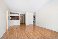 Chelsea 2 Bed/2 Bath w/ Balcony High Line View