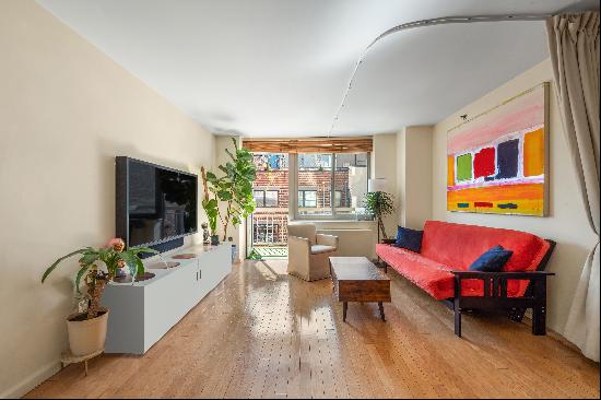 Chelsea 2 Bed/2 Bath w/ Balcony High Line View