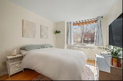 Chelsea 2 Bed/2 Bath w/ Balcony High Line View