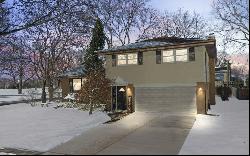 2004 E Eastman Court, Arlington Heights IL 60004