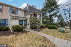 309 Valleybrook Drive, Lancaster PA 17601