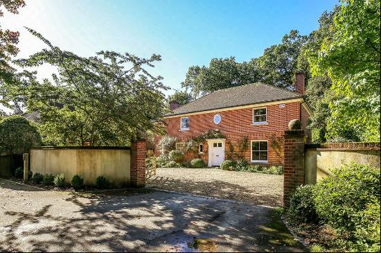 Southampton Road, Alderbury, Salisbury, Wiltshire, SP5 3AG