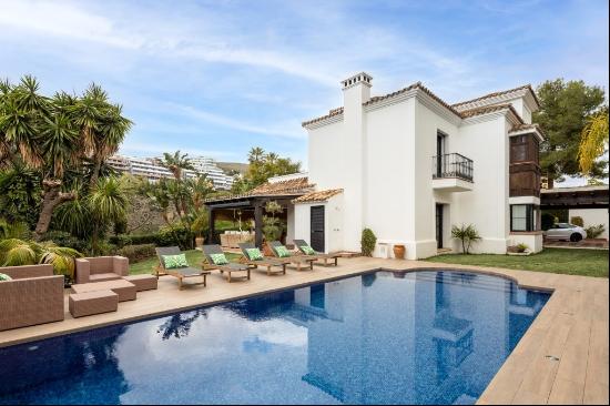 Mediterranean-style family villa in La Quinta, Benahavís, Benahavís 29679